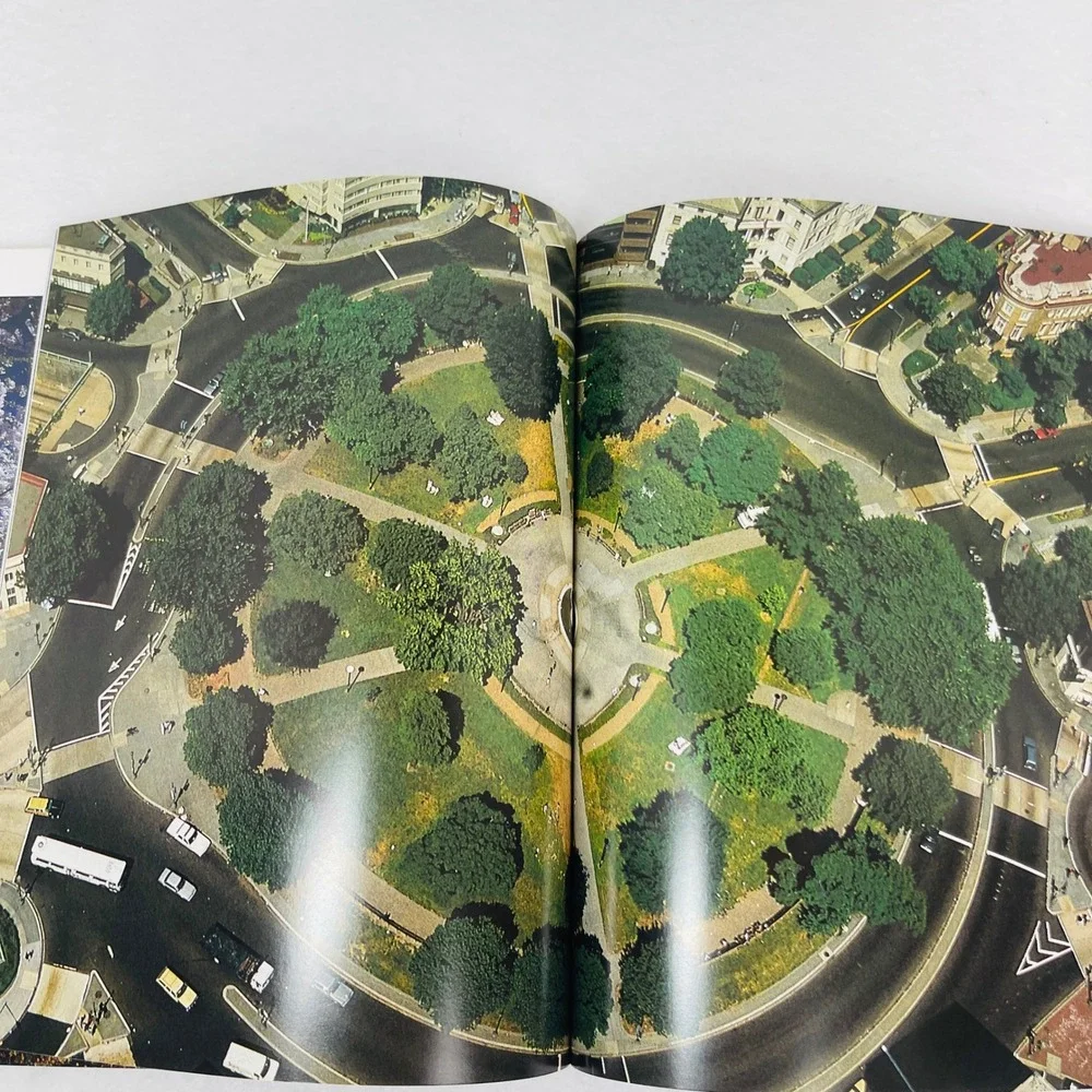 Washington DC Americas Capital City Souvenir Photo Book 5 Languages Multilingual